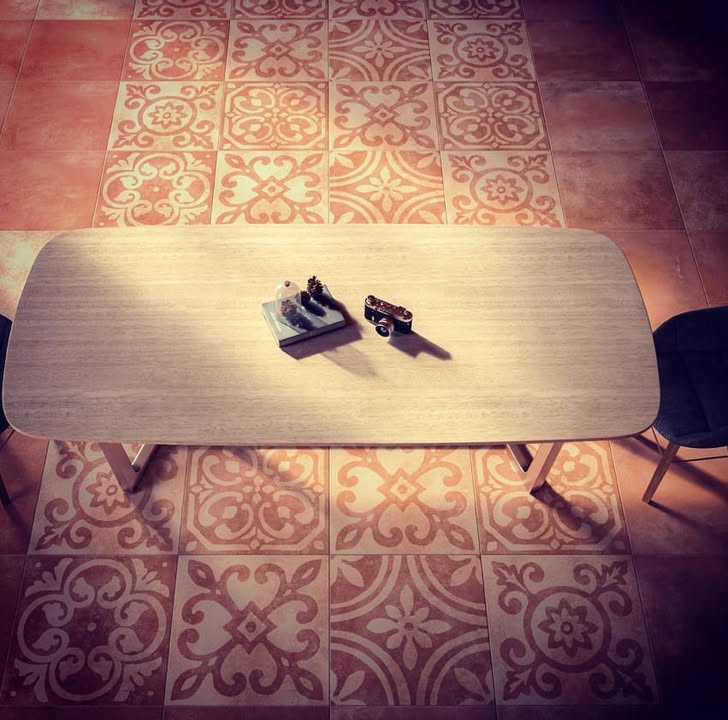 Gres porcellanato effetto cotto: tradizione e design per gli interni